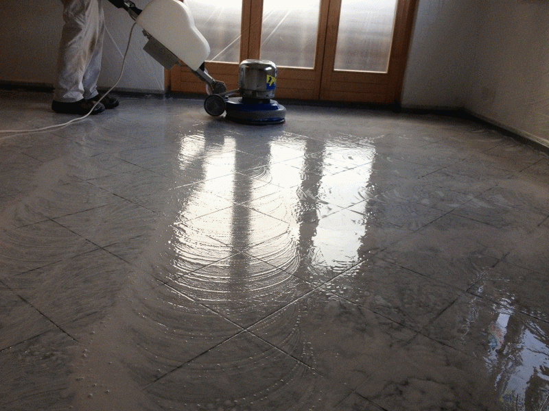 Carrara Marmorboden geschliffen und poliert während unserer Staubfreien Arbeit