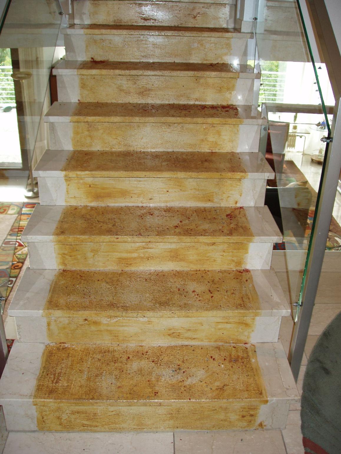 Marmortreppe Teppich entfernt zum schleifen und polieren