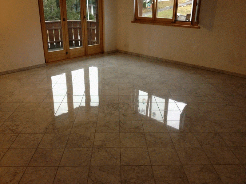 Carrara Marmorboden geschliffen und poliert